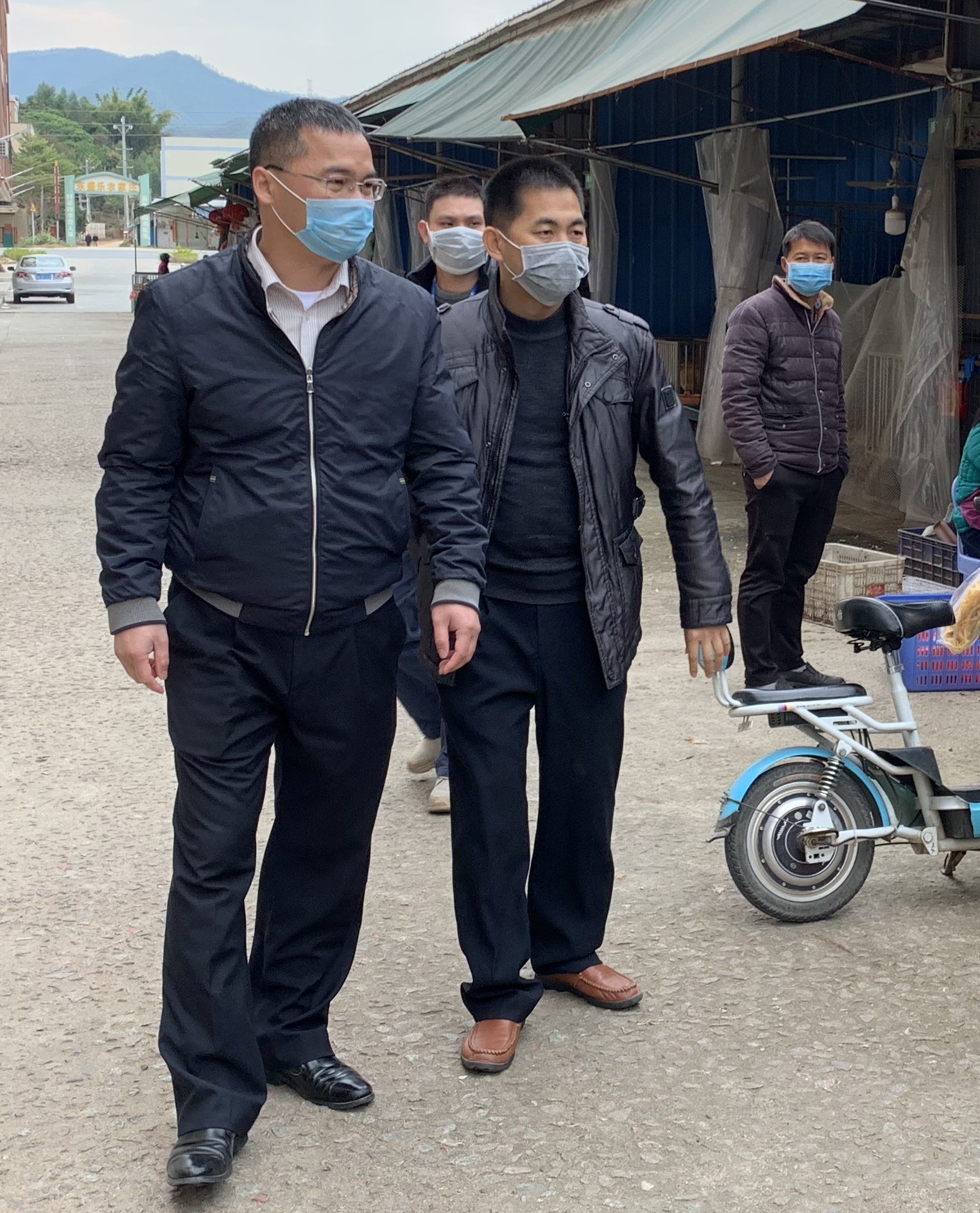 王玉书现场指导防控工作