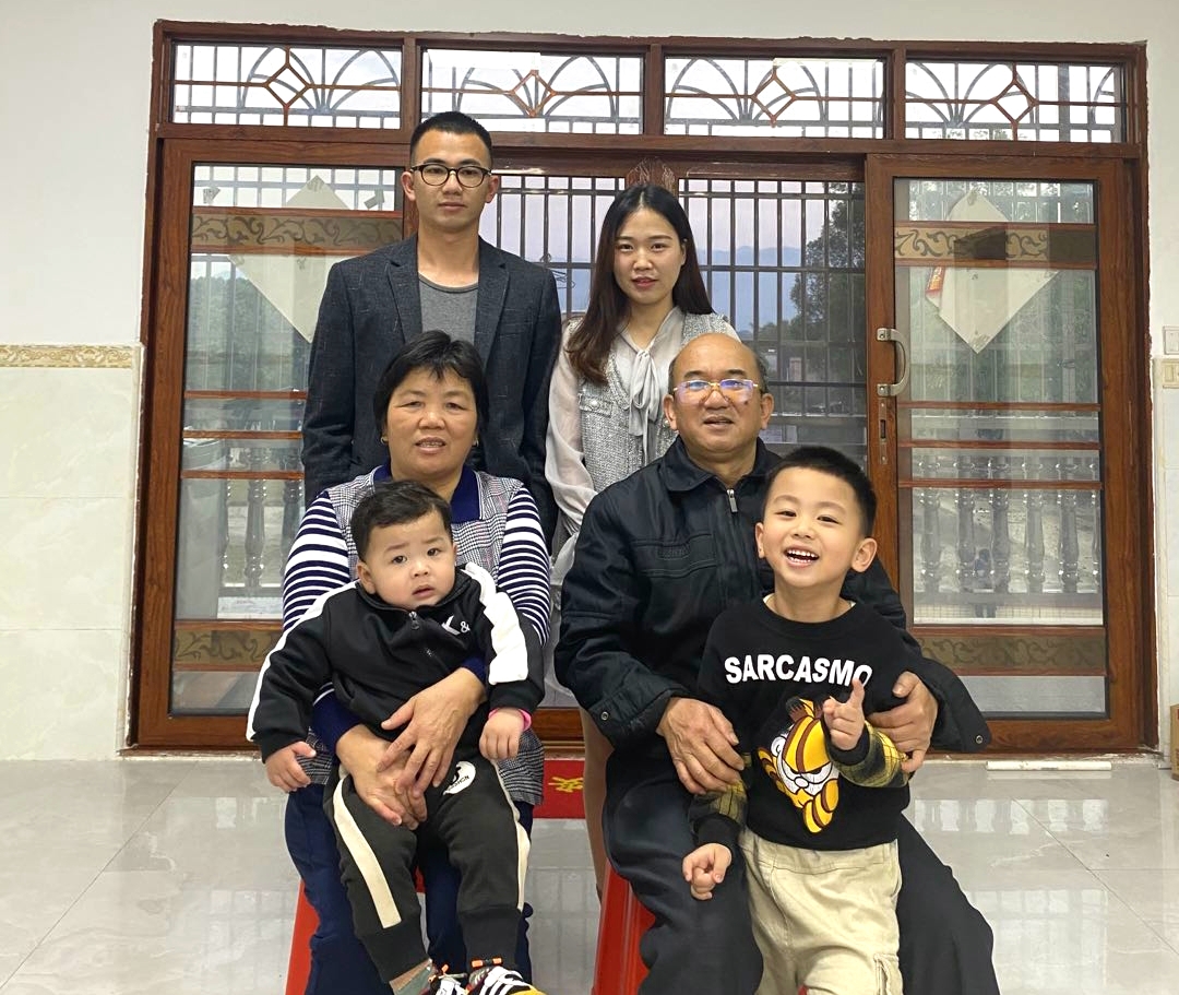 王龙志一家