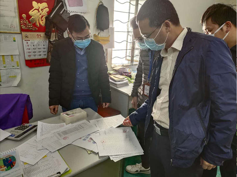 服务队到镇三小场所指导复产复工工作