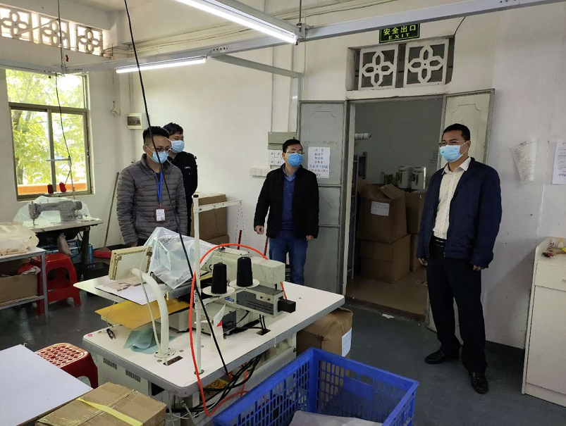 服务队到镇三小场所指导复产复工工作