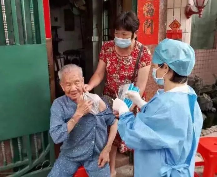 接种疫苗.jpg