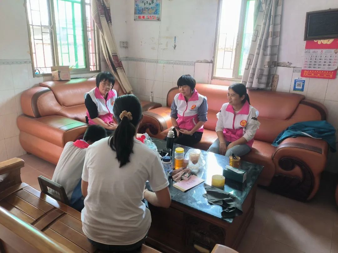 梁丽萍 (2).jpg 图片