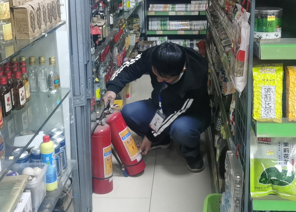 夜查.jpg
