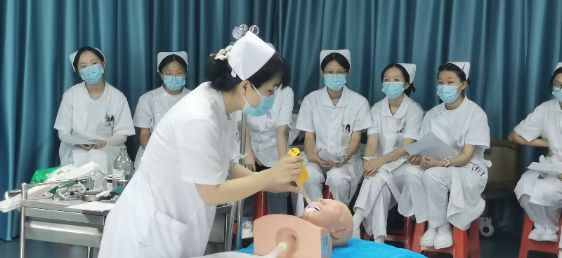 黄小玲1.jpg