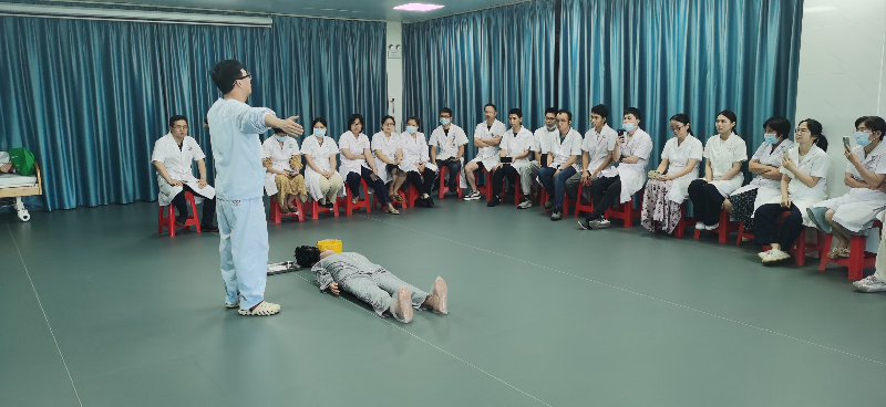 何敏1.jpg